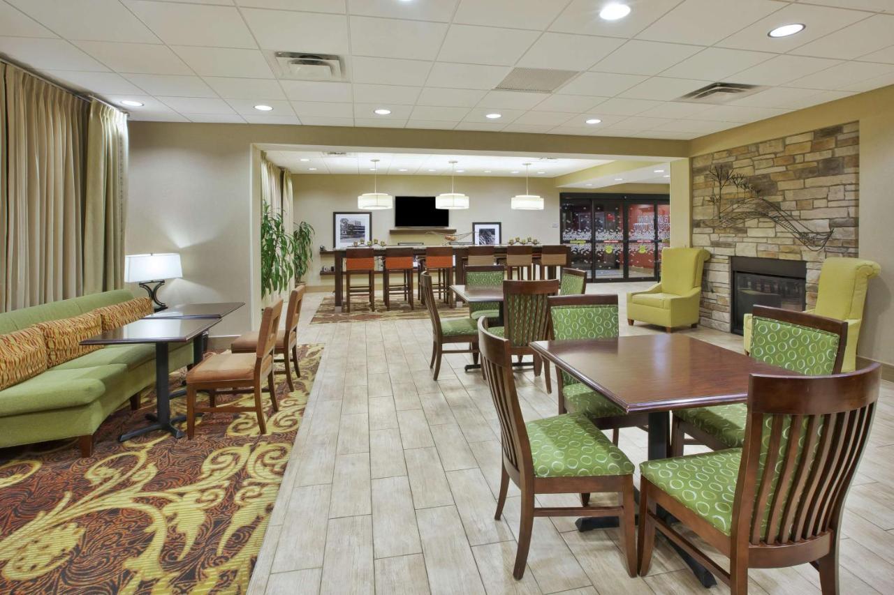 Hampton Inn Brockport Екстер'єр фото